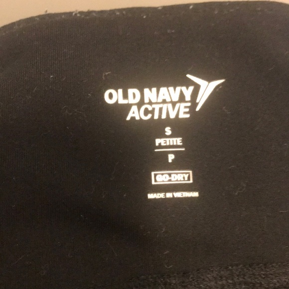 Old navy compression crops - Picture 2 of 2